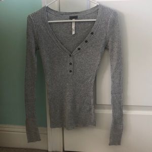AEROPOSTALE LOW CUT GREY LONG SLEEVE